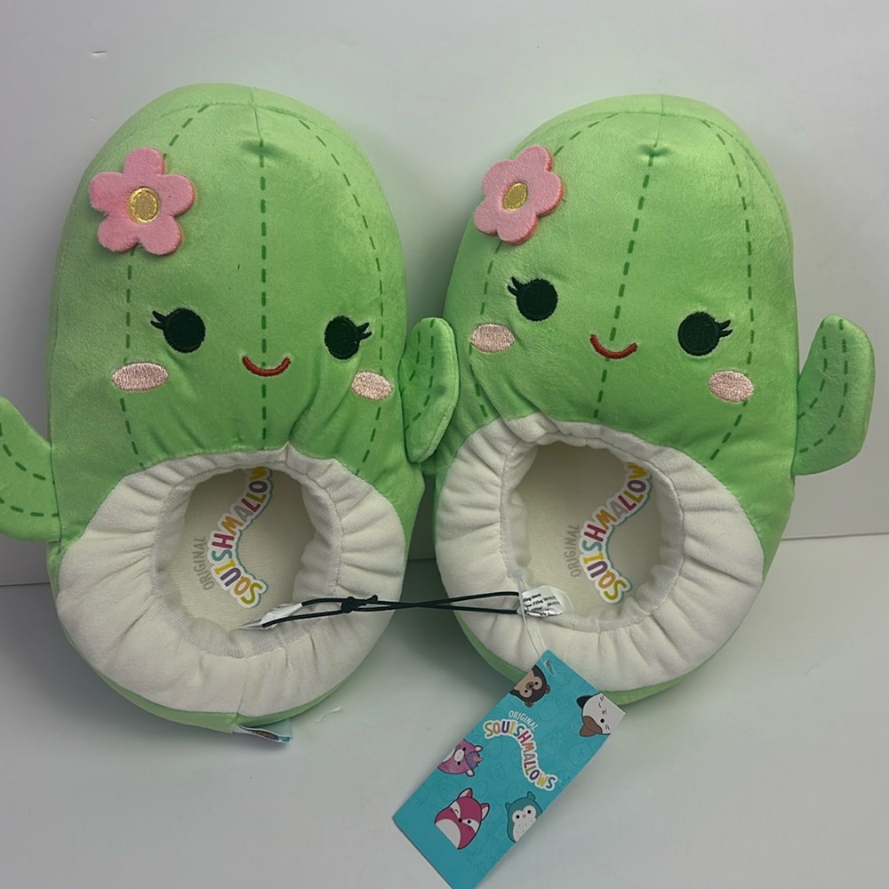 NWT Squishmallows slippers size 4/5 Cactus